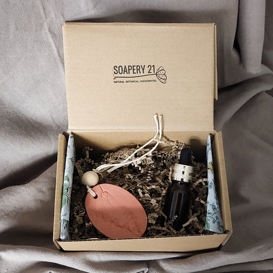 Botanical Clay Pomander & Refresh Essential Oil Gift Set